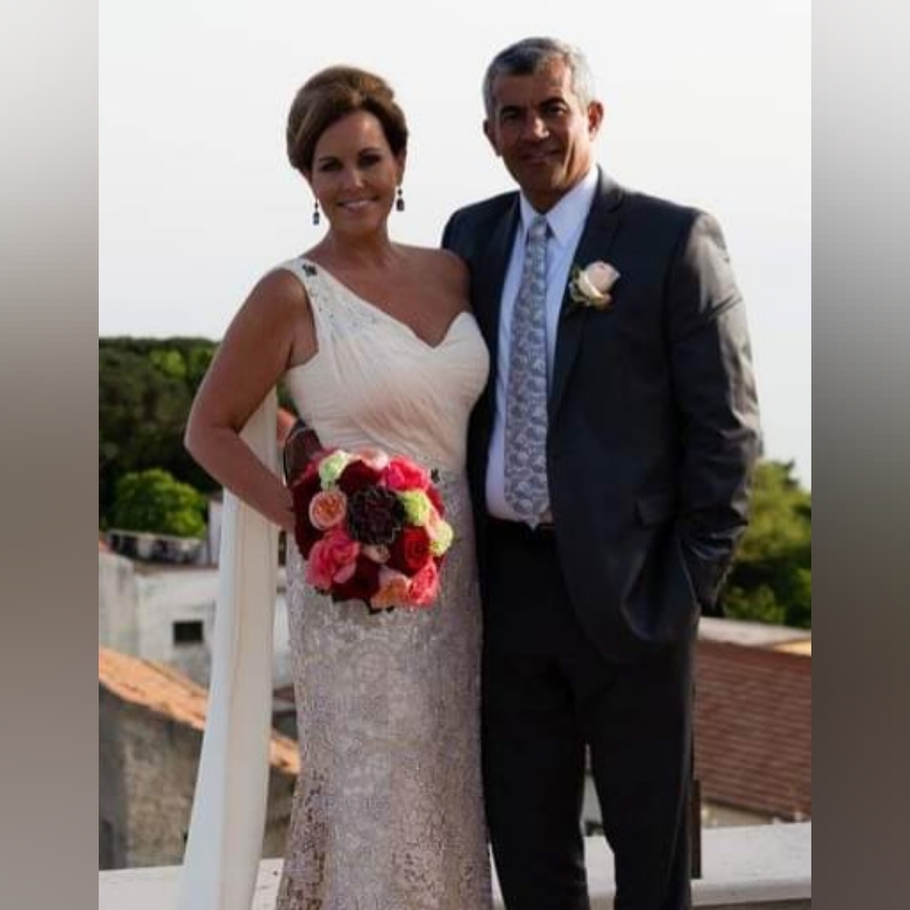 Women's Wedding Dress - Picture 15 of 16